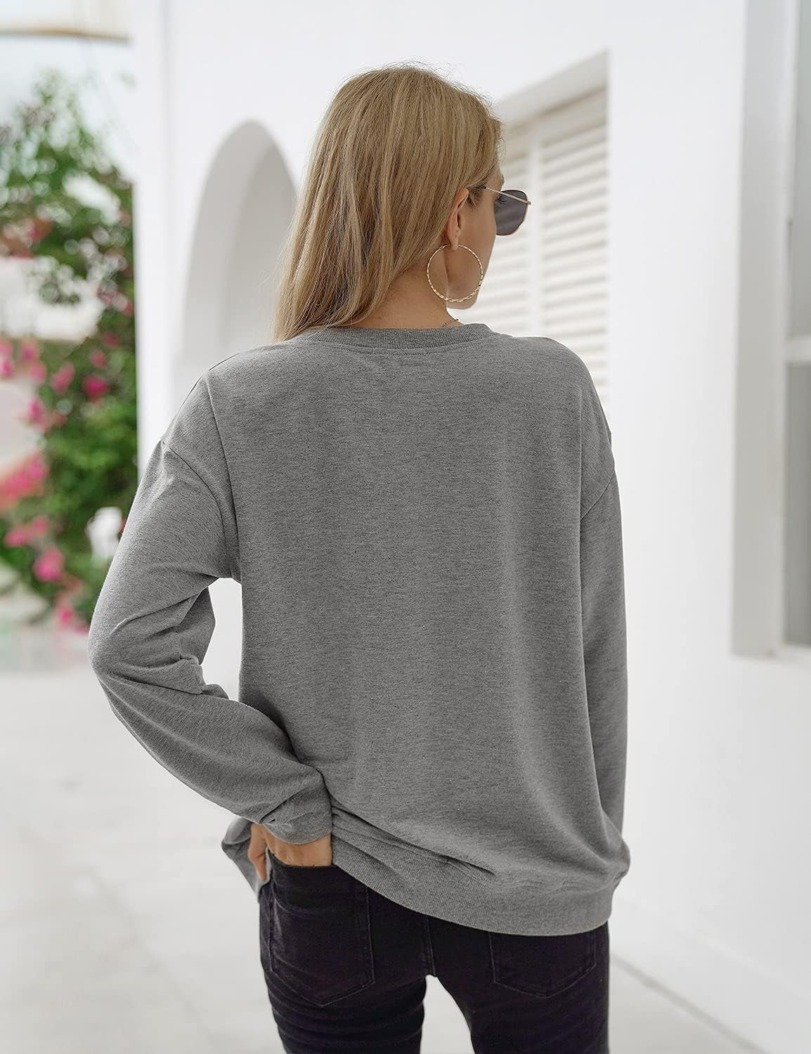 Women'S Halloween Sweatshirts Skull Graphic T Shirts Long Sleeve Pullover Tops Gothic Fall Clothes 2025